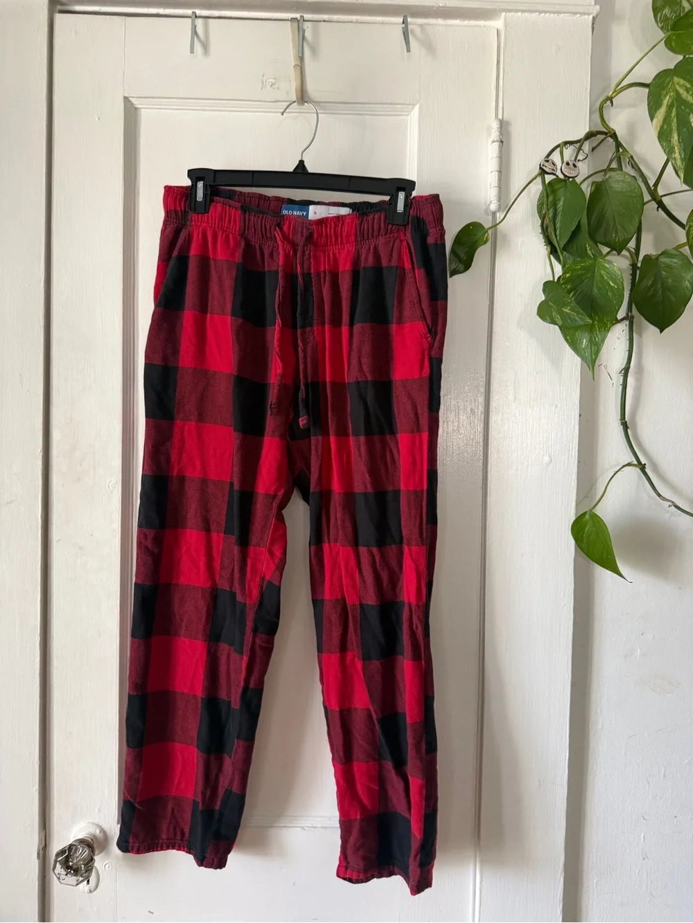 Red and Black Buffalo Plaid Lounge Pants Old Navy size S match the Fam!
